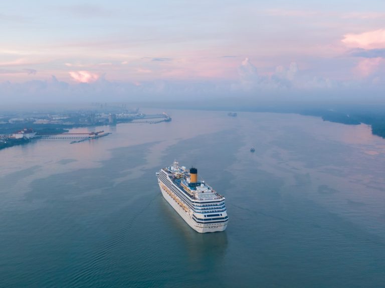 Sail Away to Paradise: The Ultimate Guide to Cruise Ship Bookings & Reservations